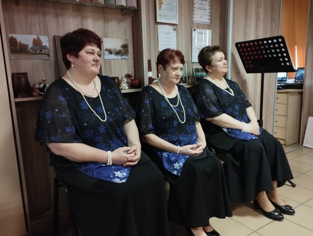 Vokālās interešu grupas "Ivuški" 10 gadu darbības jubilejas pasākums "Mēs tikāmies martā"